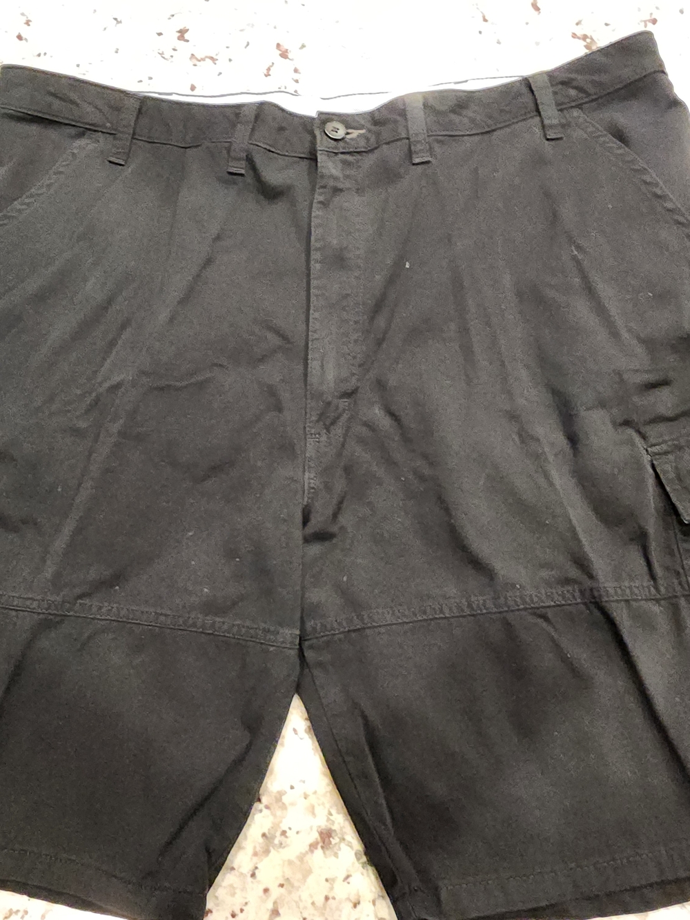 Wrangler Black Cargo Shorts with Belt Loops Size 44. Item 0421262MS
